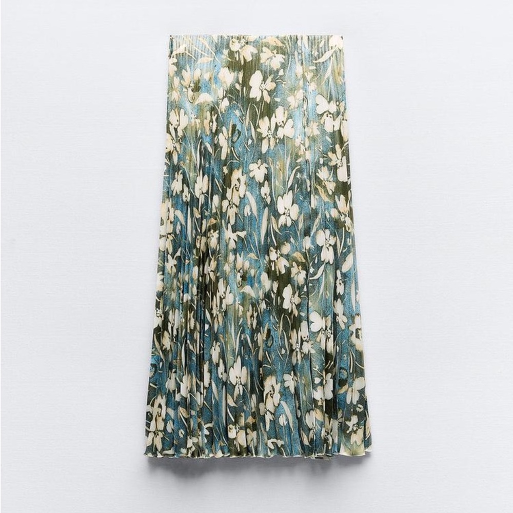 NWT Zara pleated skirt